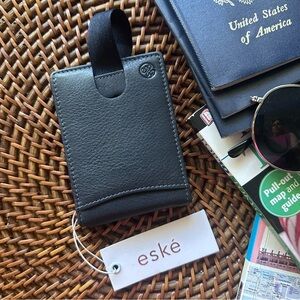 ESKE Navy Blue “Quinn” Genuine Italian Leather Slim RFID Blocking Wallet NWT